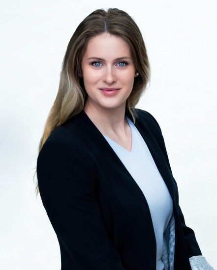 Rachel - Headshot