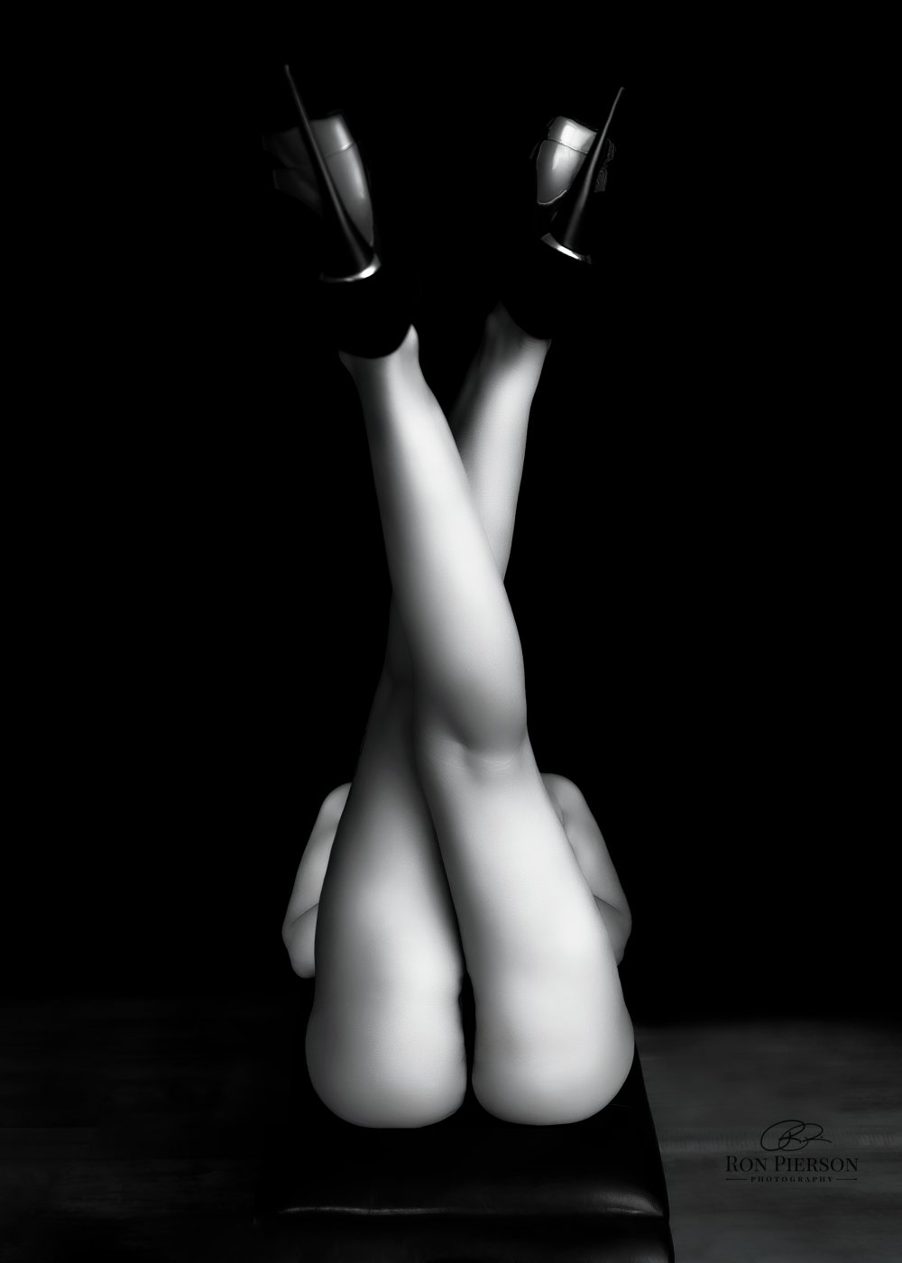 220507-randi-boudoir-490-16-bw-c.jpg