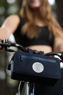 mountain_bike_bag_-_lifestyle_1-retailshots.jpg